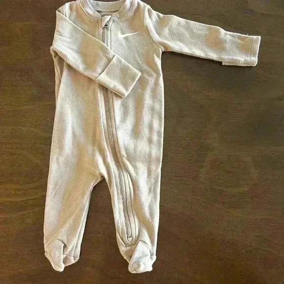 Nike Baby Zippered Coverall Color Beige 3 Months - Picture 3 of 6